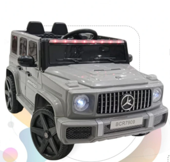 صورة جيب مرسيدس رصاصي مع أضاءات